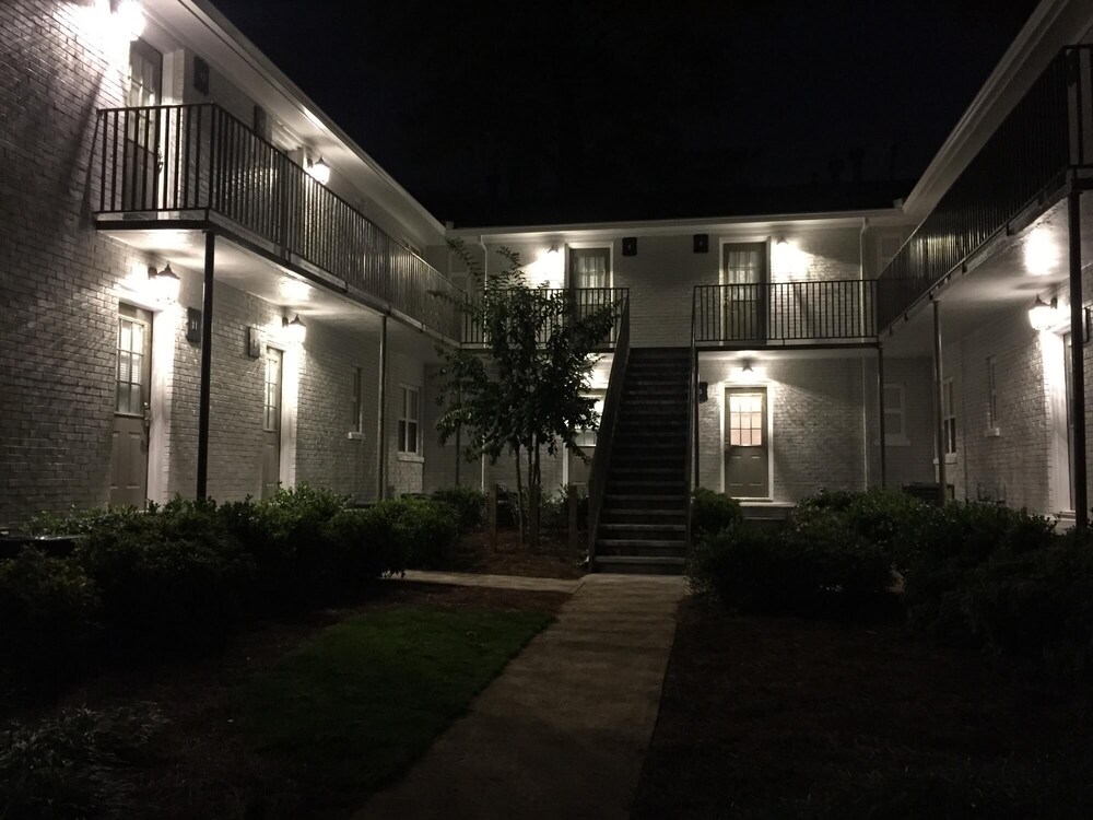 B2bk Professional Condo w Wi-fi Perfect for Business Travelers view 3