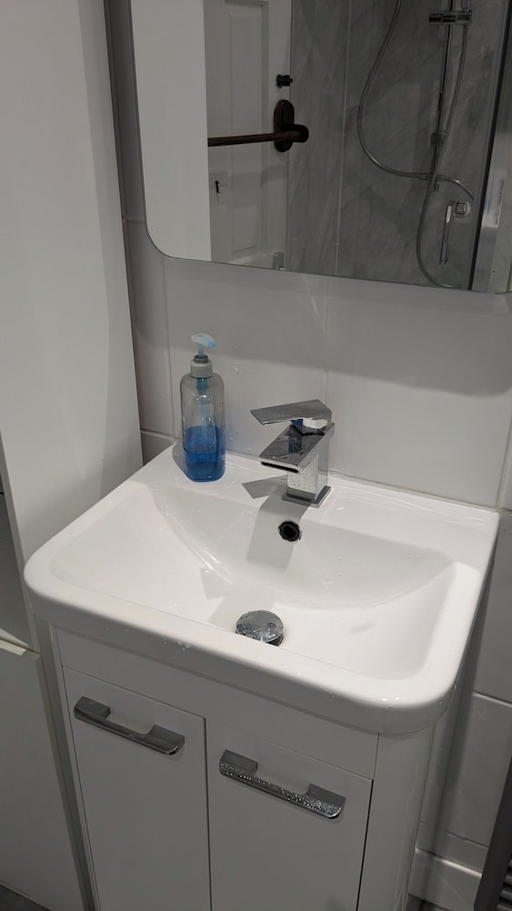 Cheapest Rooms Close to City Centre view 3