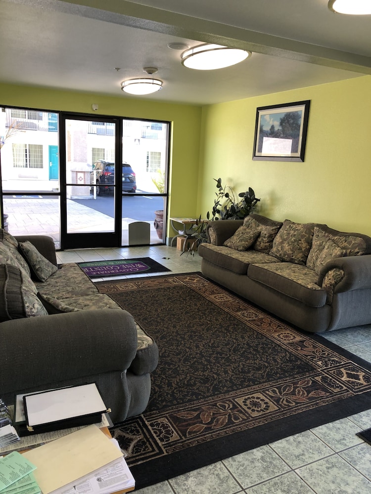 Cloverdale Wine Country Inn  Suites - Property Image 29