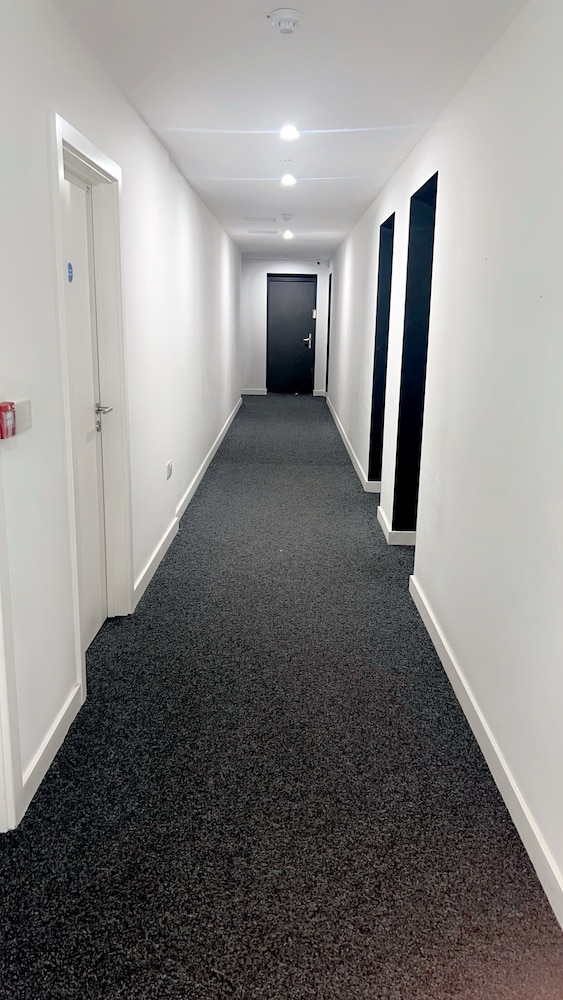 Cozy West Bromwich Apartment by High Street