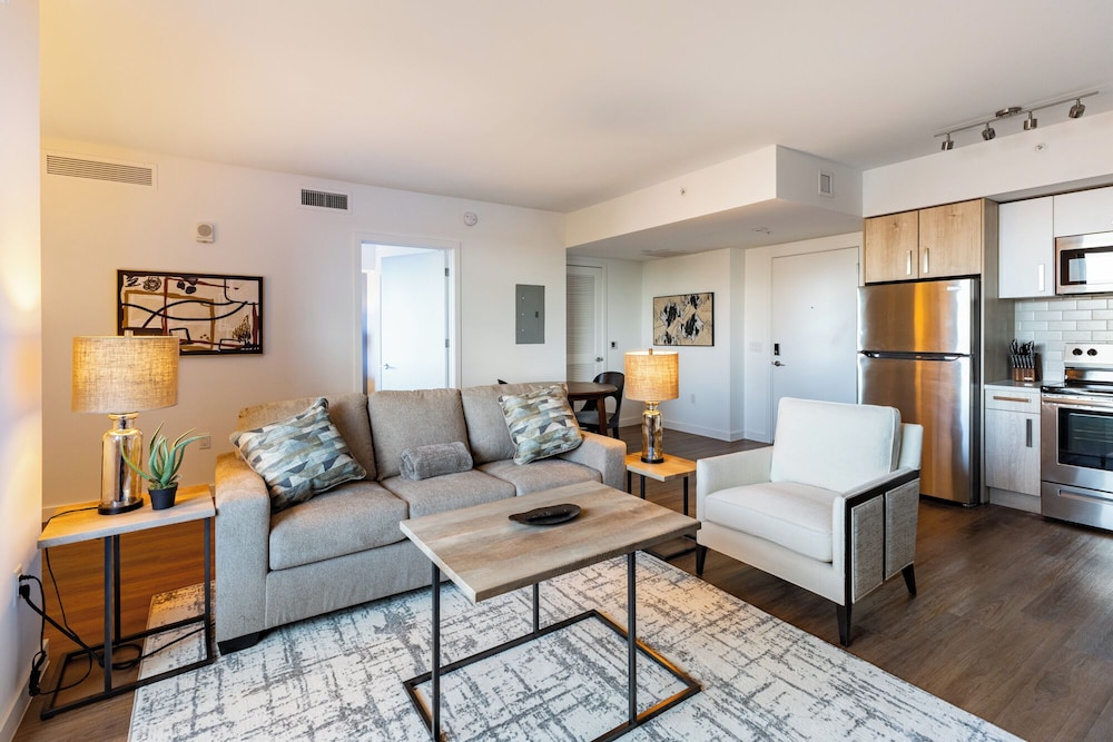 Landing Apartments - Pompano Beach