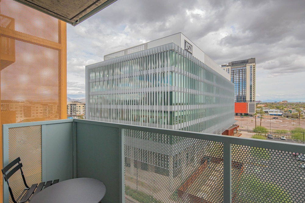 ROVE LIVING/KL - Roosevelt Point