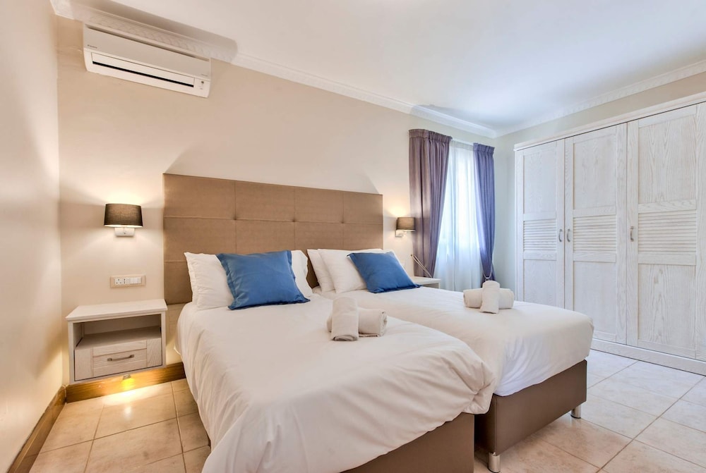 Villa Narcis - 2 Bedroom Villa With Private Pool