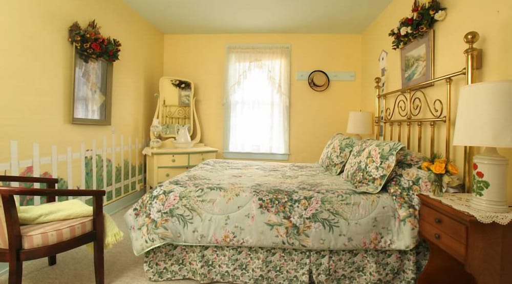 Crestmont Inn