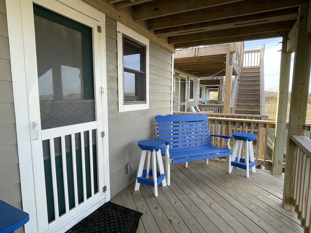 7 Safe Harbor Studio Bedroom Condo by RedAwning