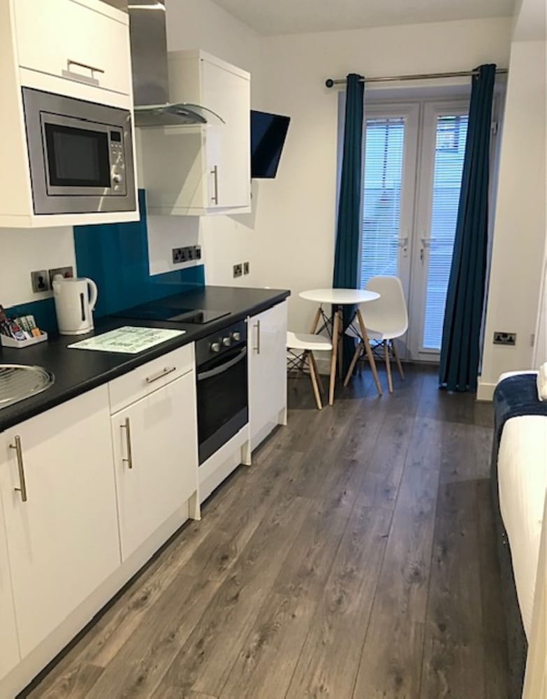 Fox House, Studio Apartments
