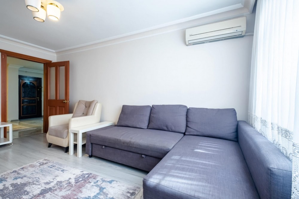 Eclectic Apartment Near Popular Attractions in Beyoglu