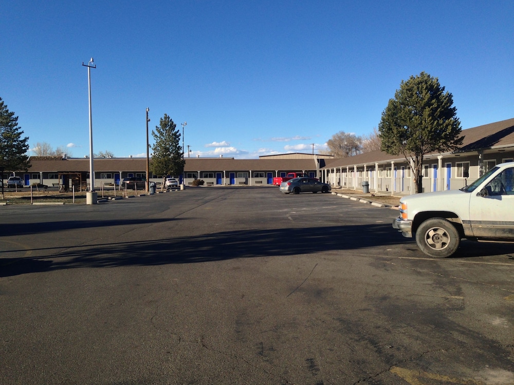 Four Corners Inn
