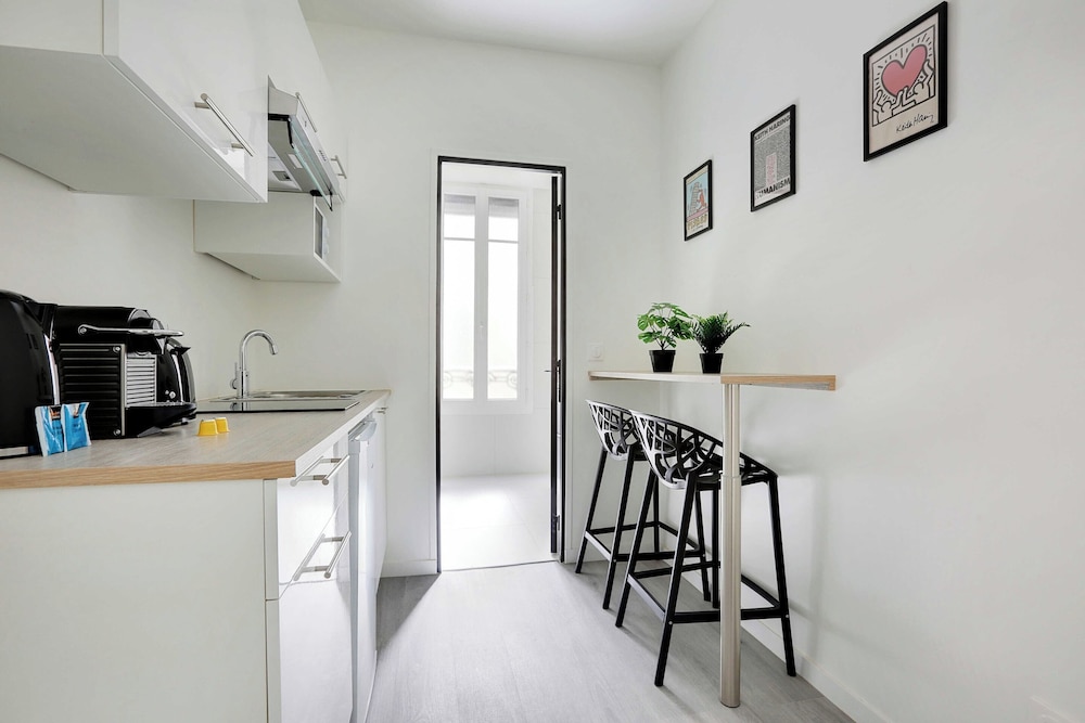 Charming Apartment -1br/4p- Chateau de Vincennes view 4