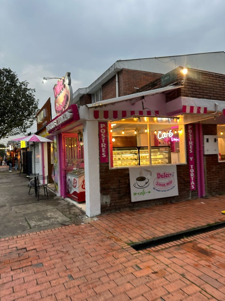 BAMUKA HOSTEL