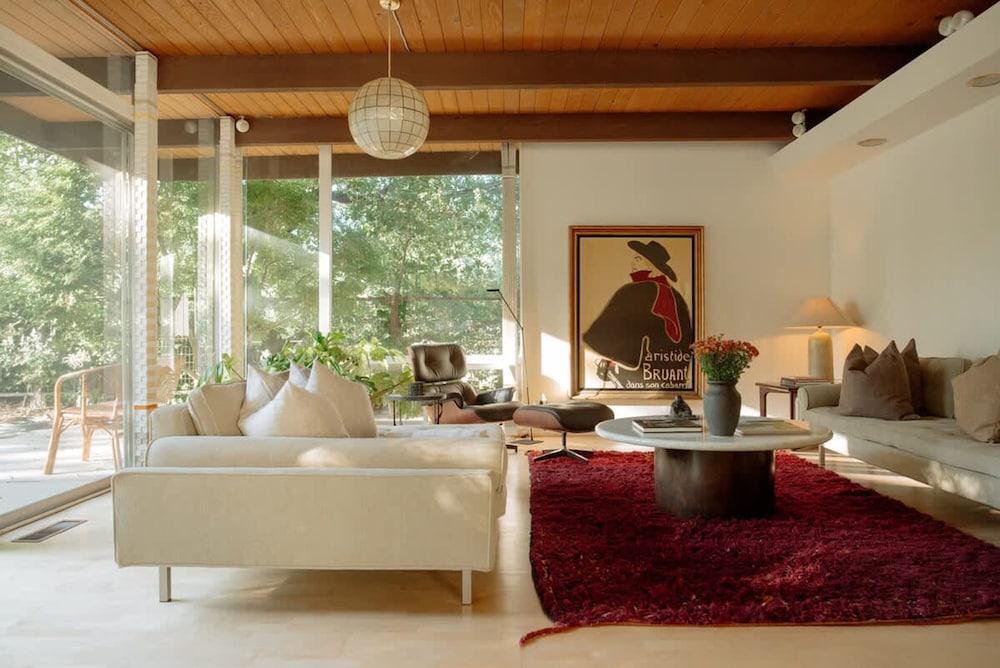 Zen Mountain Getaway w a Pool Hot Tub 5 Beds