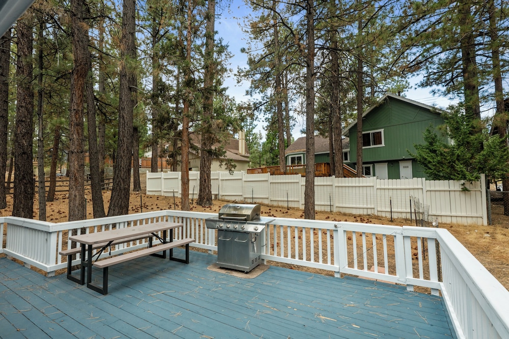 Bear Woods 3BR Retreat