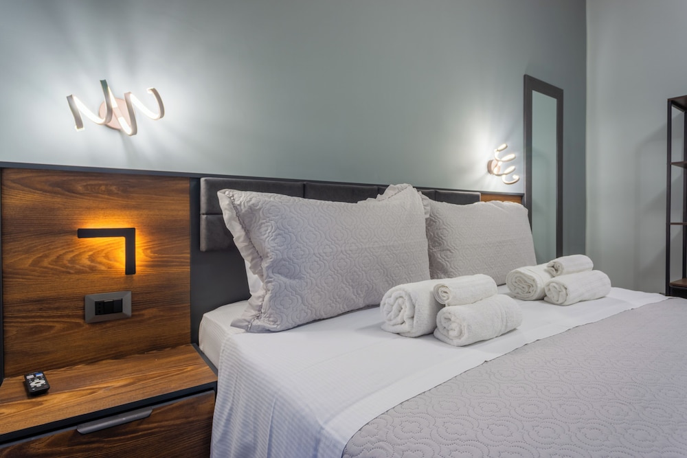 Aurelia Garden Suite