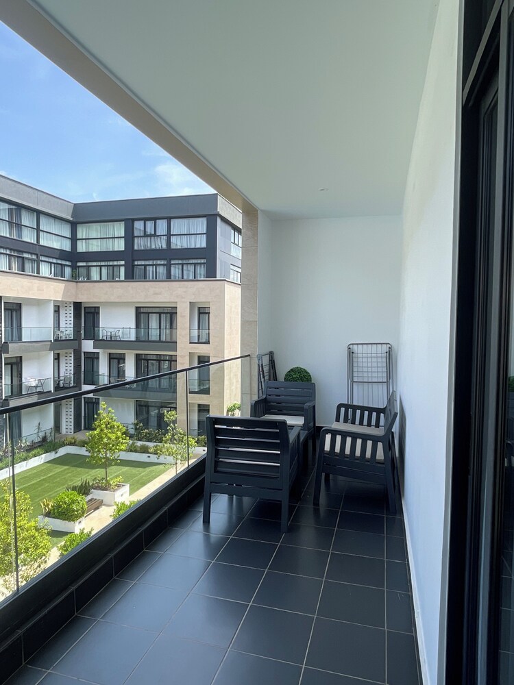 Meraki Homes at Embassy Gardens