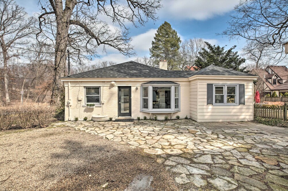 Home w/ Office + Yard: 25 Mi to Downtown Chicago! view 5