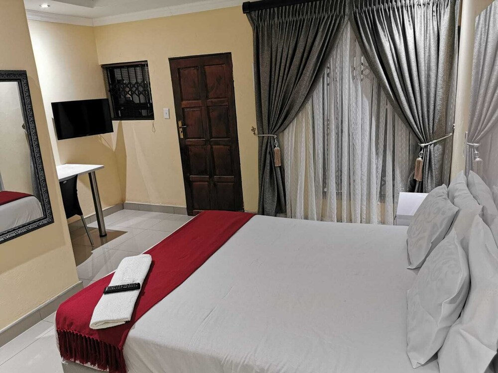 Tswinga Guest House