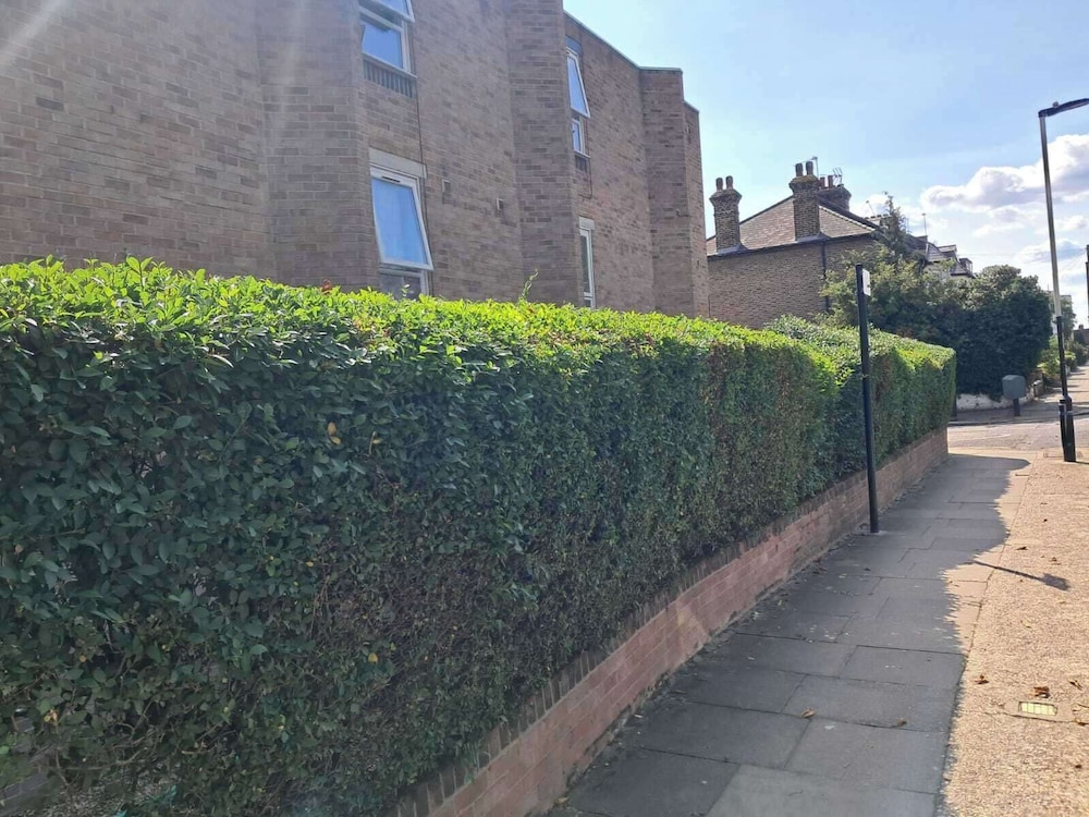 Central 2-bed House - Sleeps 2 & Friendly