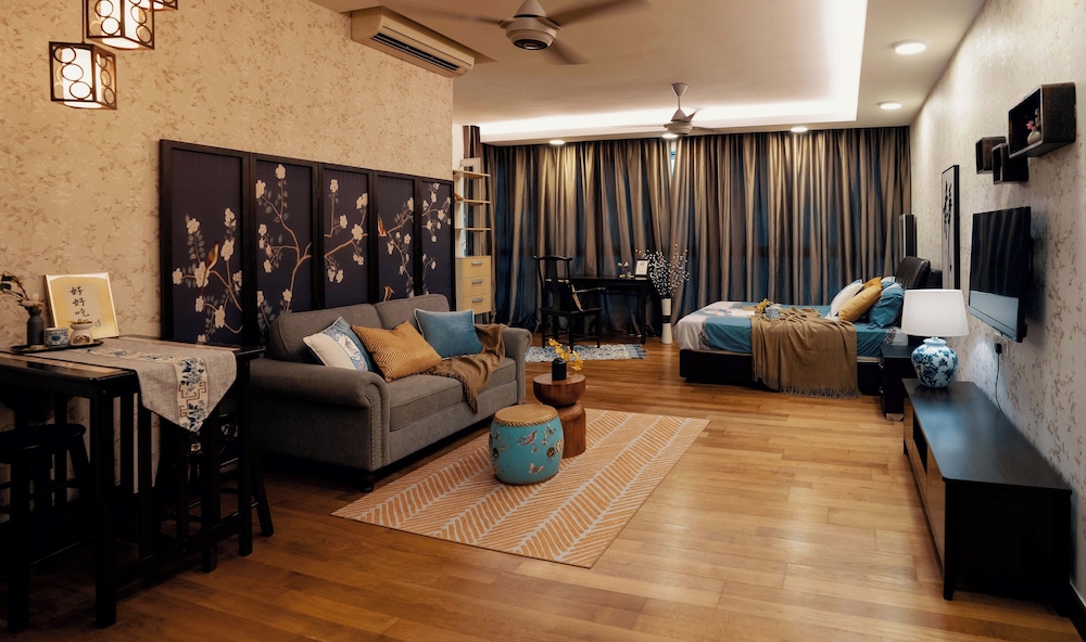NaiBnB @ Regalia Residence