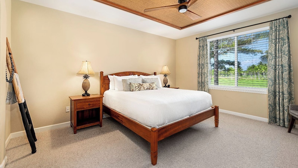 Family-friendly Waikoloa Villa - Pools, Golf & Walk to A-bay Adventures - Vrkcv