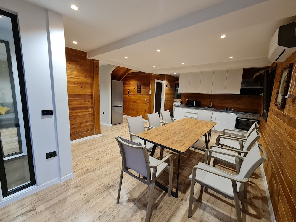 La Mirage Group Villas