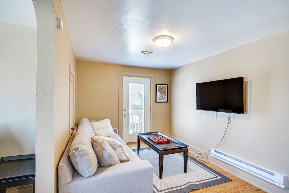 2 Mi to Dtwn: Studio Suite in Sheboygan