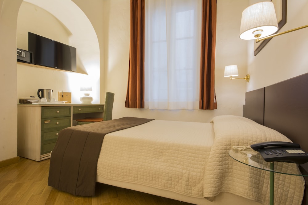 Piazza Paradiso Accomodation