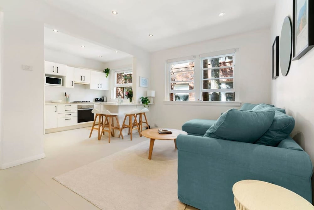 Bondi Breeze Apartment
