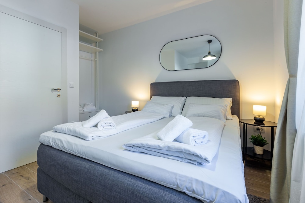 Exquisite Prestige Luxury Apartments With Shared Pool