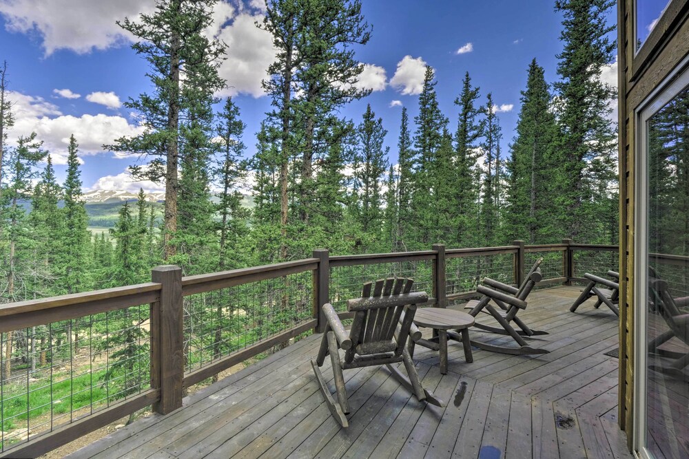 Spacious Cabin w/ Views & Deck Near Jefferson Lake view 2