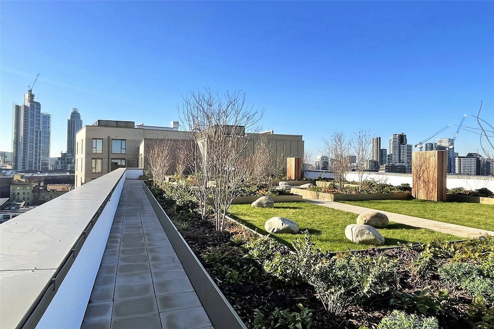Central London Stay in Vauxhall With Balcony