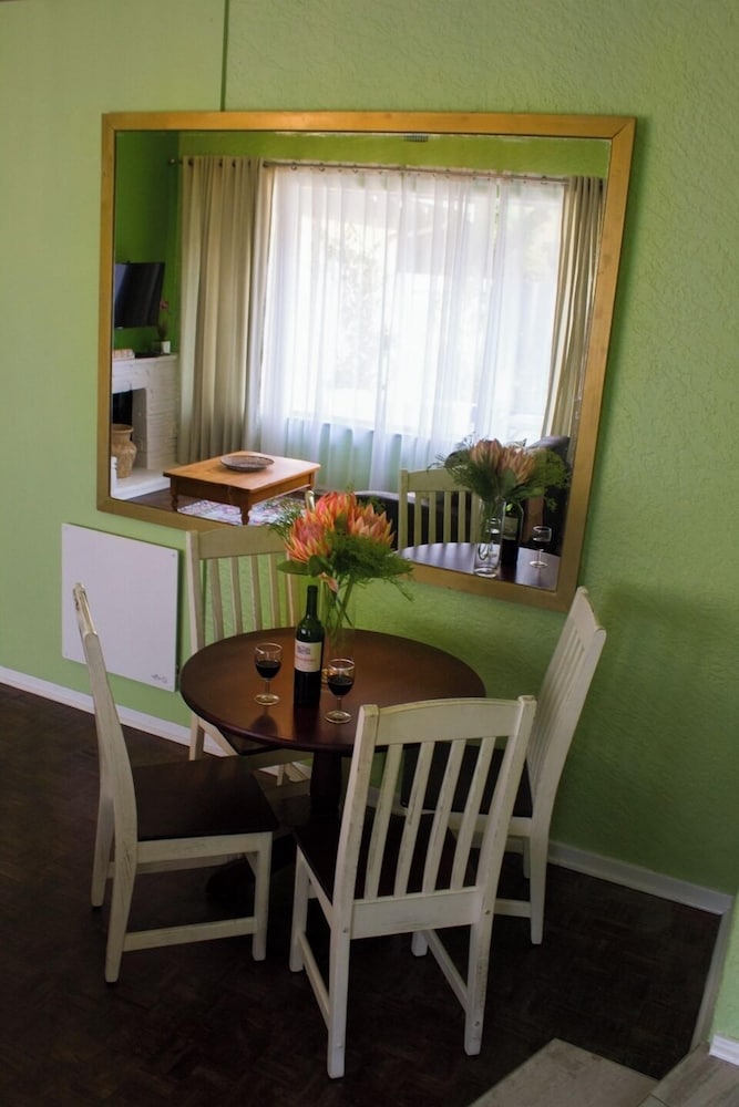 Madison House & Cottages