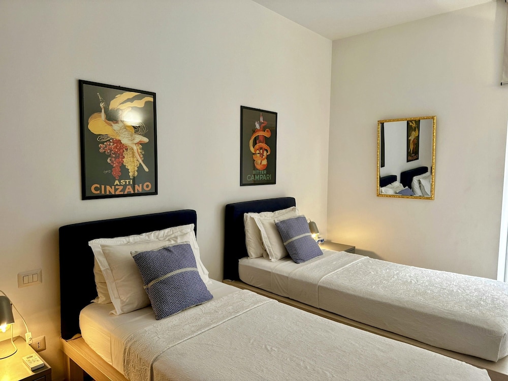 In Rome at Spanish Steps Classy Apartment With Modern Design in an Historic Palazzo