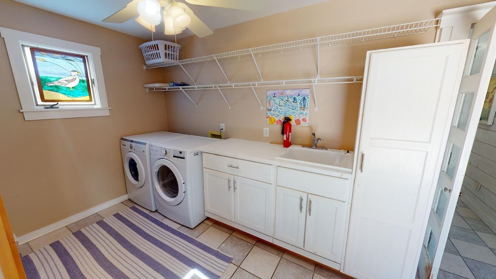 Thirst N' Howl by Tybee Vacation Rentals
