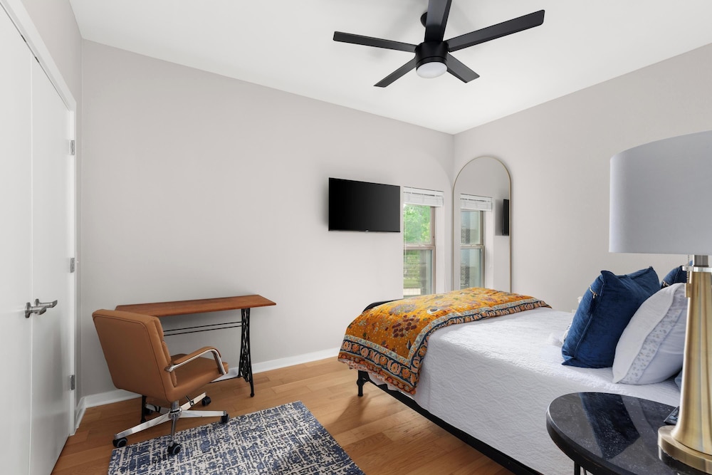 Rare 2BR in Prime Location