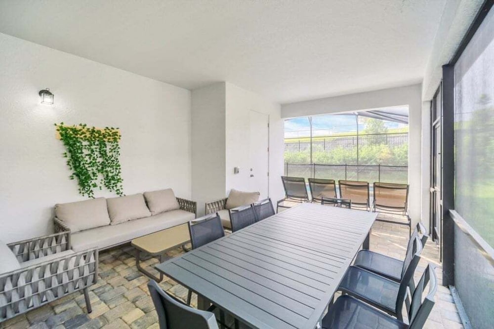 Private Pool, Spa, Movie Theater Room For Family! 7 Bedroom Villa