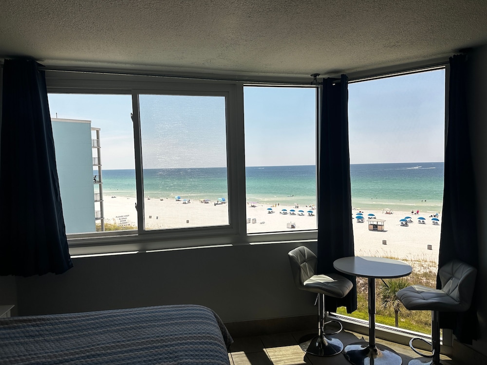 Beach Front Ocean View Condo - Top of the Gulf 615