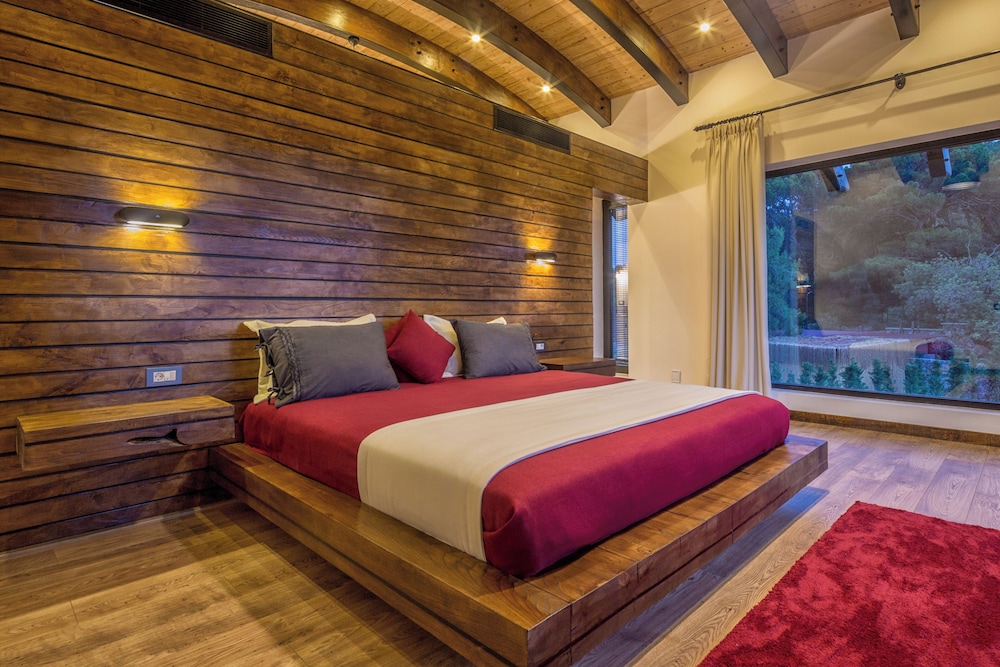 Private Island-Style Ultra Luxury Villa Estate