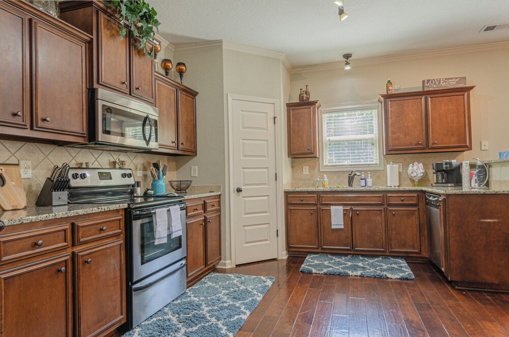 Serene Family Hideaway 4Br w Pool Table