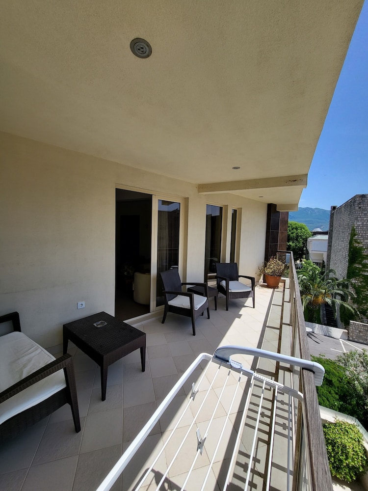 Apartments M Palace