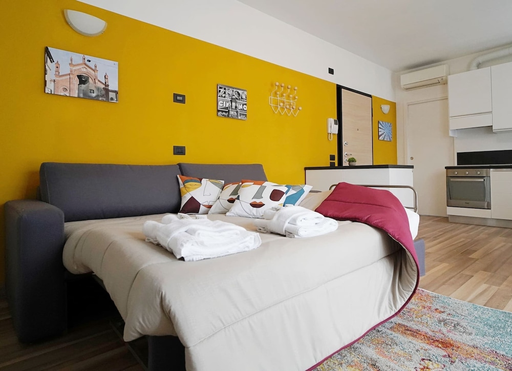 Studio With Balcony in Bovisa Milan