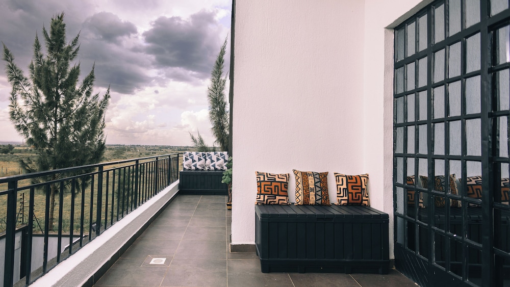 Skyhut Boutique House