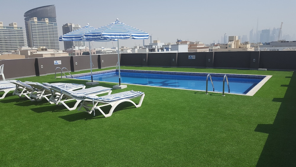 First Royal Hotel Apartment