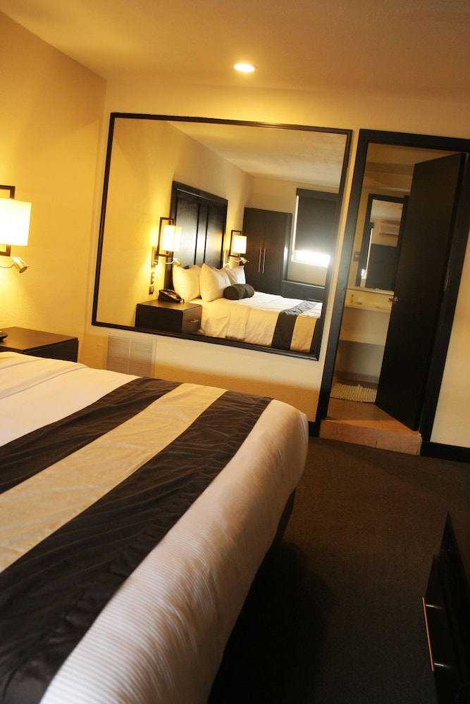 Reynosa Vacations - Hotel El Camino Inn  Suites - Property Image 6