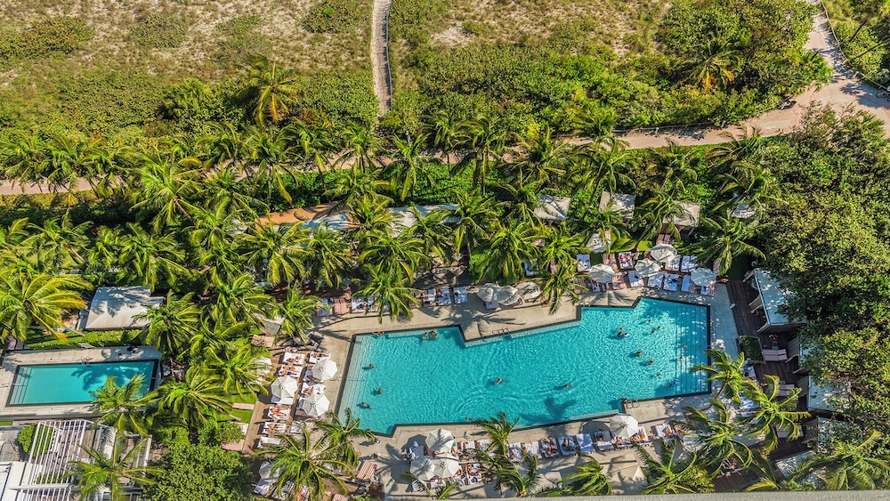Luxury Vacation Rentals in South Beach by LRMB