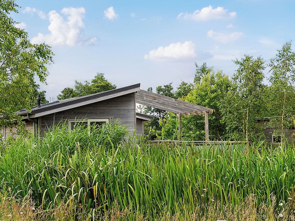 11 Meadow Retreat