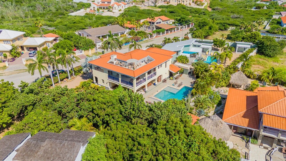 Ocean View 5BR Villa Steps to Beach Privatepool