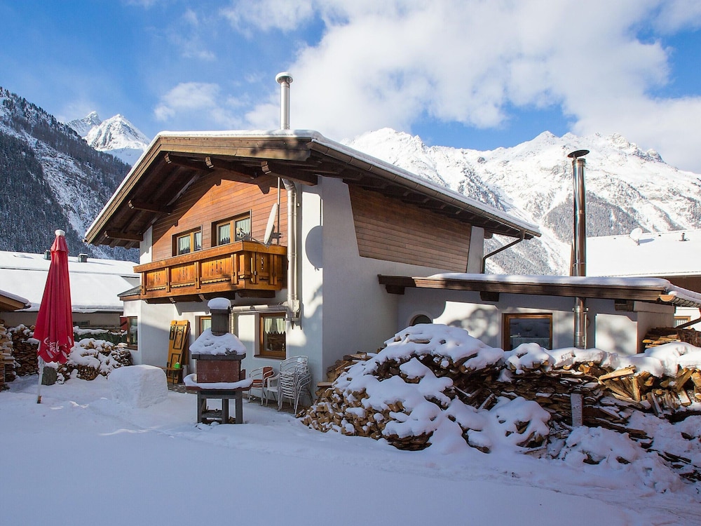 Cosy Holiday Home in Langenfeld