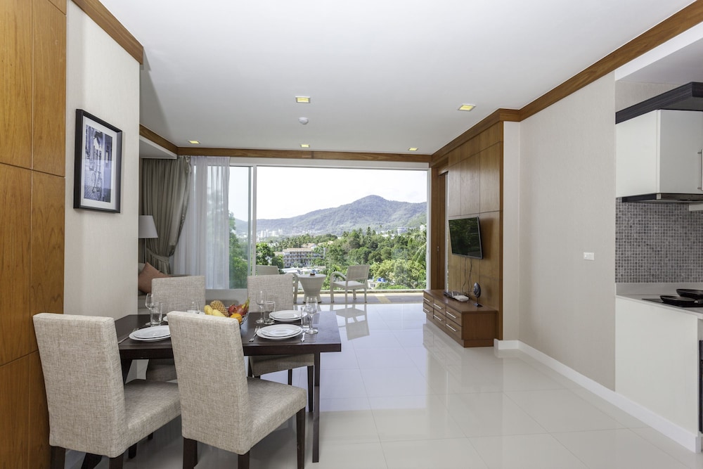 Q Kata Residence