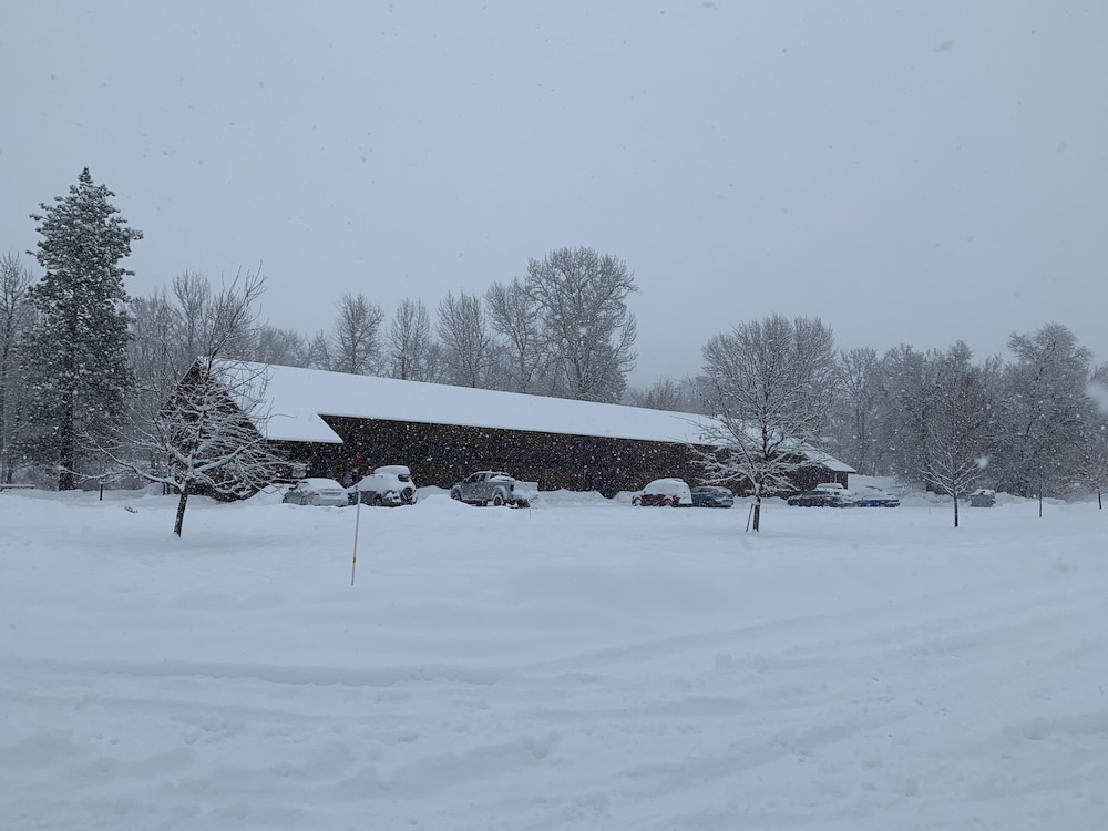 Methow River Lodge & Cabins