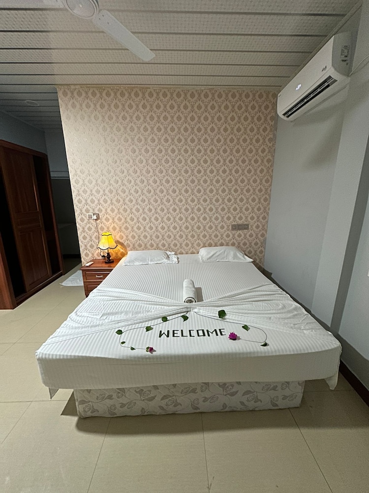NikainnHimandhoo photo 3